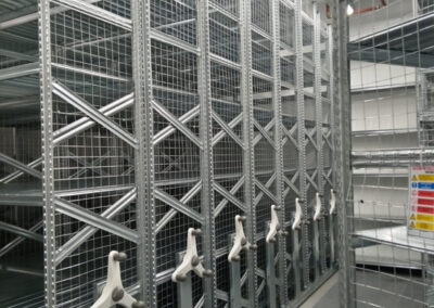Retail mobile shelving system